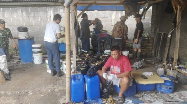 Warga baleendah Bandung