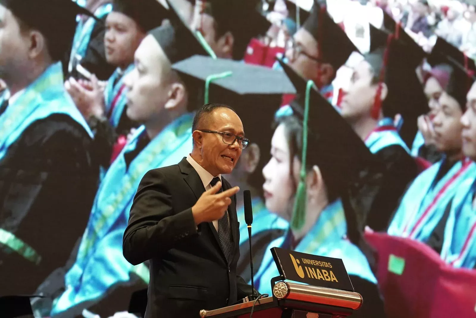 Orasi Ilmiah di INABA, Wali Kota Sukabumi Ajak Wisudawan jadi Pembelajar Sepanjang Hayat