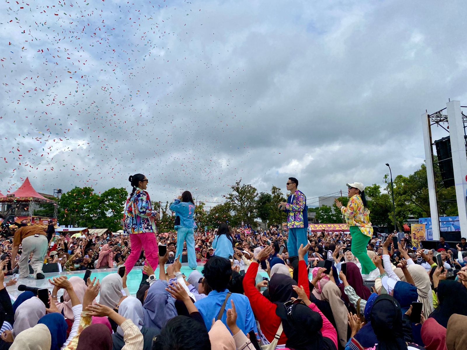 Karnaval SCTV 2025 Kembali Guncang Tasikmalaya, 54 Anak Dapat Bantuan Khitanan Massal dan Kursi Roda dari YPP