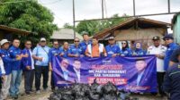 Iman Adinugraha Turun Langsung Salurkan Bantuan Demokrat Sukabumi dan Jabar untuk Korban Banjir Cisolok