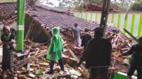 Diguyur Hujan Deras, Bangunan Pesantren di Surade Sukabumi Roboh Total