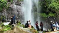 Ada Longsor, Wisata Curug Cibeureum Ditutup Sementara