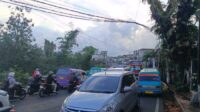Jalur Sukabumi-Bogor Padat Merayap di Cibadak, Arus Balik Wisata Picu Kemacetan Panjang