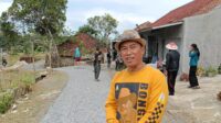 Dana Desa Tahap II Mulai Digulirkan, Pemdes Ciparay Aspal Jalan Penghubung Hasil Pertanian ke Pasar Cinagen