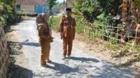 Sekmat Jampangkulon Tinjau Langsung Pengaspalan Jalan Cikadu, Pastikan Dana Desa Tepat Sasaran