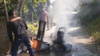 Gara-gara Korsleting, Motor Pedagang Tahu dan Tempe Terbakar Saat Berjualan di Ciambar Sukabumi
